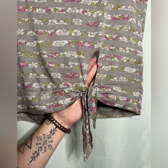 Deletta from Anthropologie Floral Striped Side Tie Top Small - Picture 4 of 8